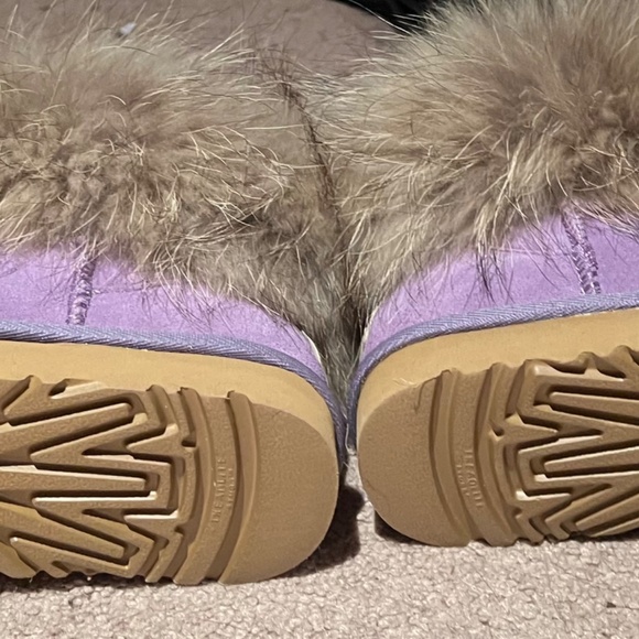 Ugh boots with fox fur - Picture 3 of 5